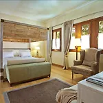 Hotel Veneziano Lefkada 4*