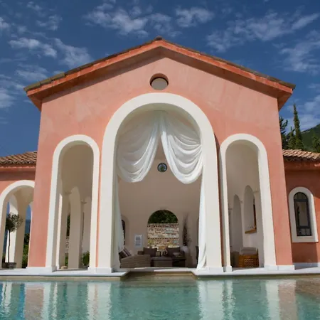 ホテル Veneziano Lefkada ニドリ